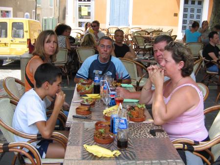 A table avec josiane,max,michel et carine(les tapas de Dieuville)